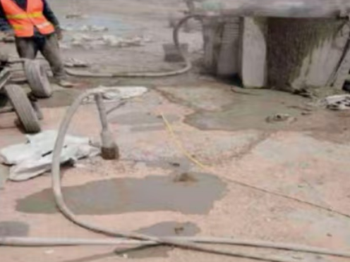 黔西南水泥混凝土路面板底注浆技术 路面脱空注浆整治方案